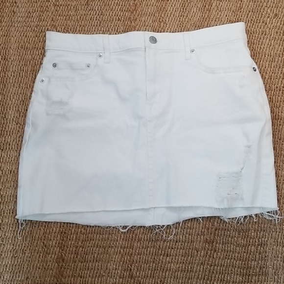 Gap Raw Hem Distressed Mini Skirt, Size 6 - Picture 4 of 6